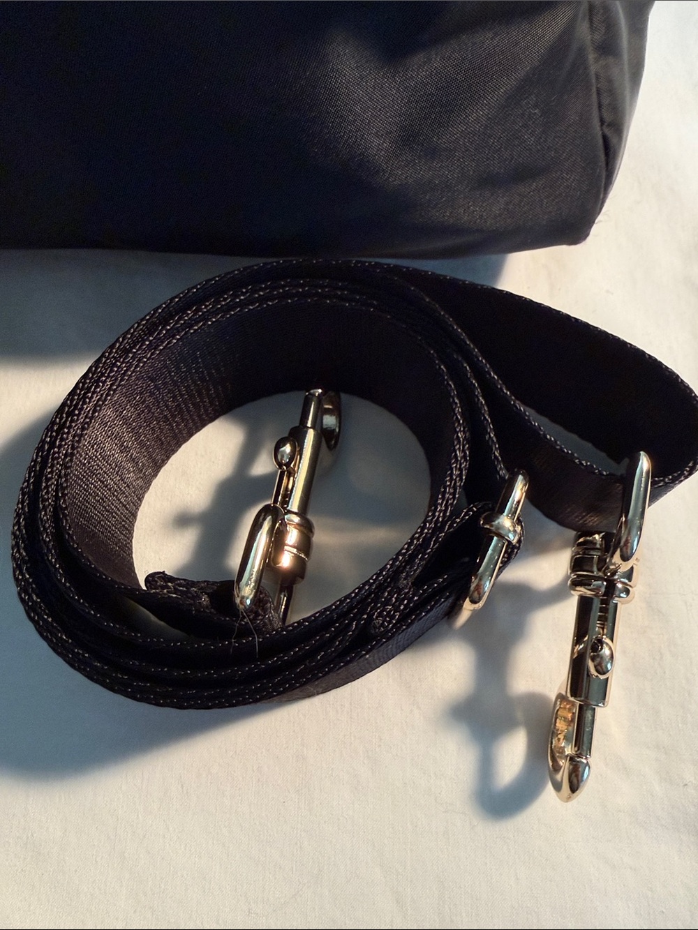 Lo & Sons O.G Laptop Tote Black Exterior / Gold Hardware / Lavender Interior - Picture 6 of 13